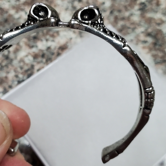 Skeleton Metal Bracelet NIB - Picture 6 of 8